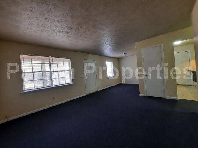 Foto del edificio - 1655 S Beltline Blvd