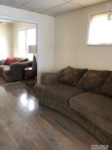 Building Photo - 3 bedroom in Queens NY 11417