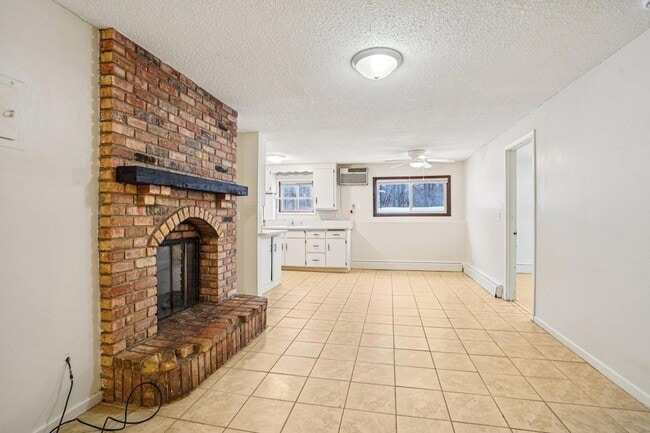 Building Photo - 17256 Kenyon St NE