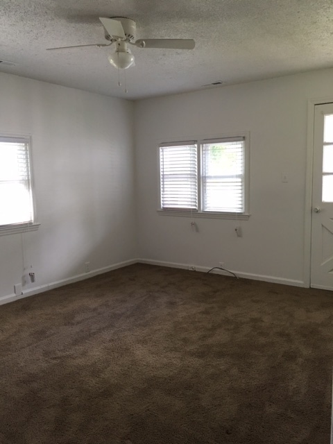 Building Photo - 2 bedroom House in Bridgeton - Lawn Care I...