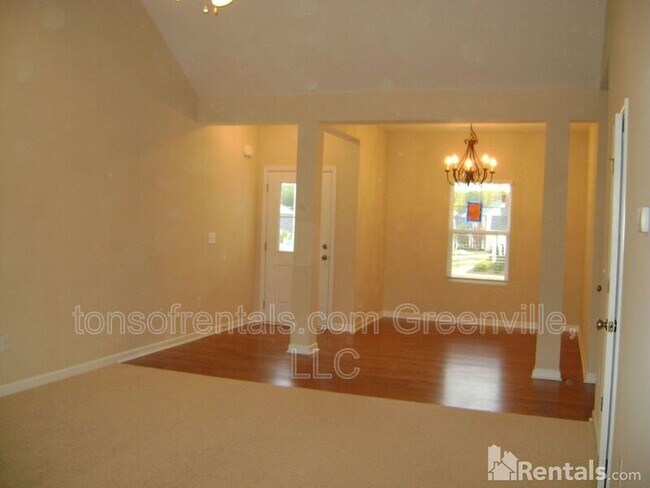 Building Photo - 417 Edgemont Ave