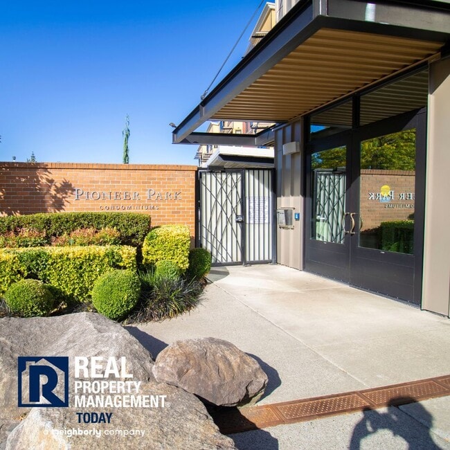 Building Photo - Fully Furnished Pioneer Park Condo!