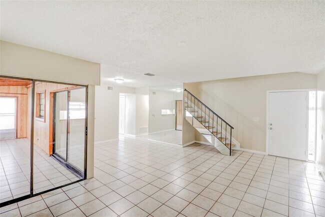Building Photo - 4607 Grove Point Dr