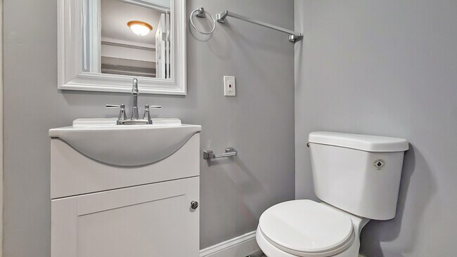 Foto del edificio - 2428 Brentwood Ave