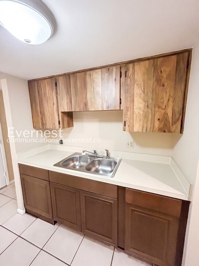 Foto del edificio - 5541 Bay Blvd