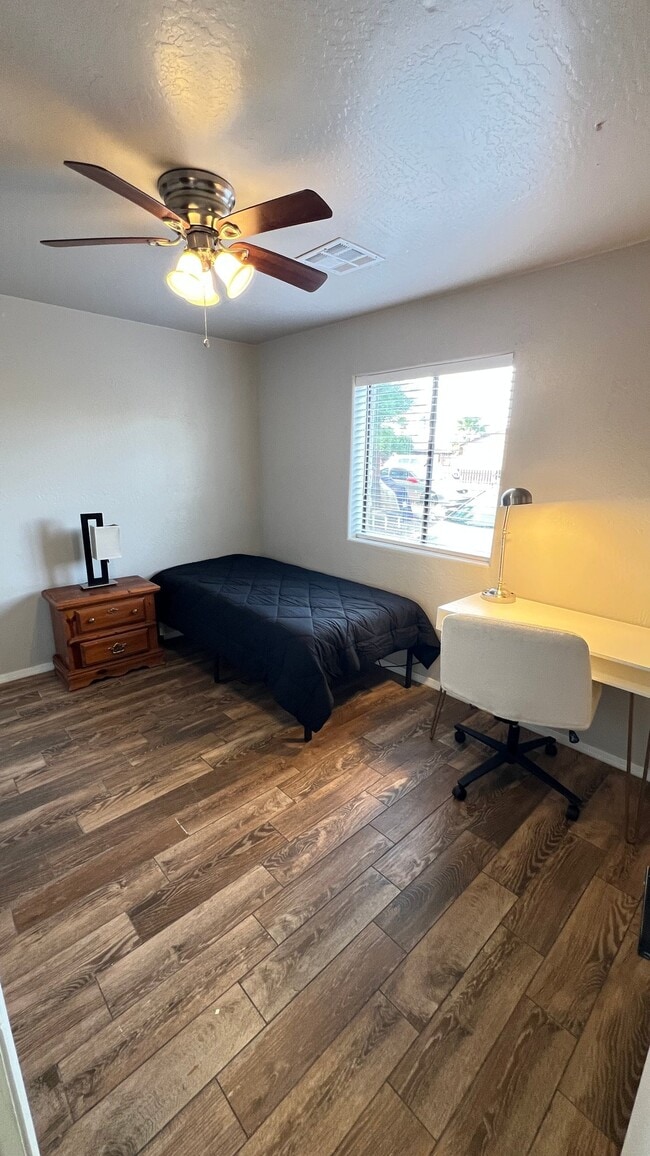Foto del edificio - 3645 W Hadley St