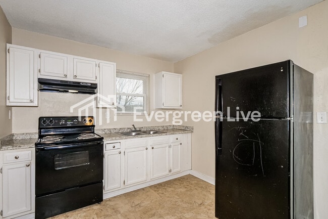 Building Photo - 837 Pitney Ln