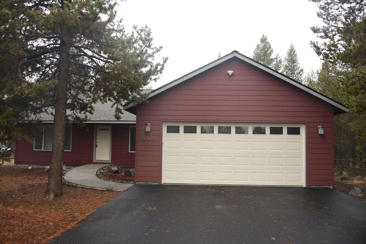 Primary Photo - 51325 Mitts Way