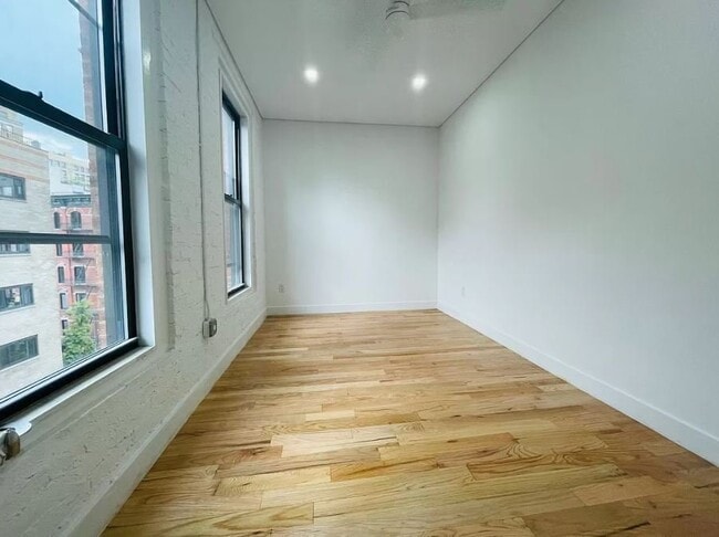 Building Photo - 250 Mulberry Street