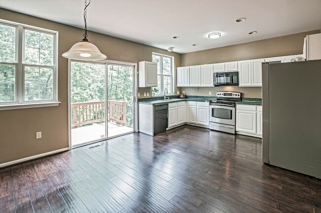 Foto del edificio - Charming Townhome in Brennan Estates