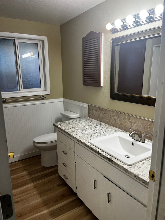 Building Photo - 1540 SW Fairview Ave