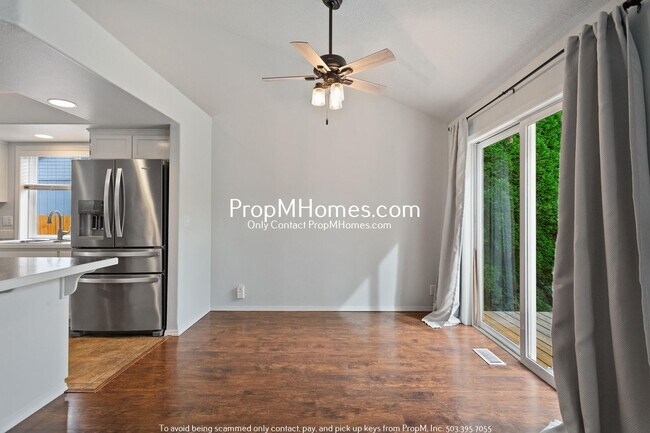 Foto del edificio - Light Filled 3 Bedroom Home in Sherwood!
