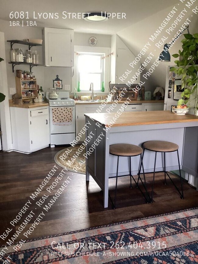 Foto del edificio - One bedroom upper duplex