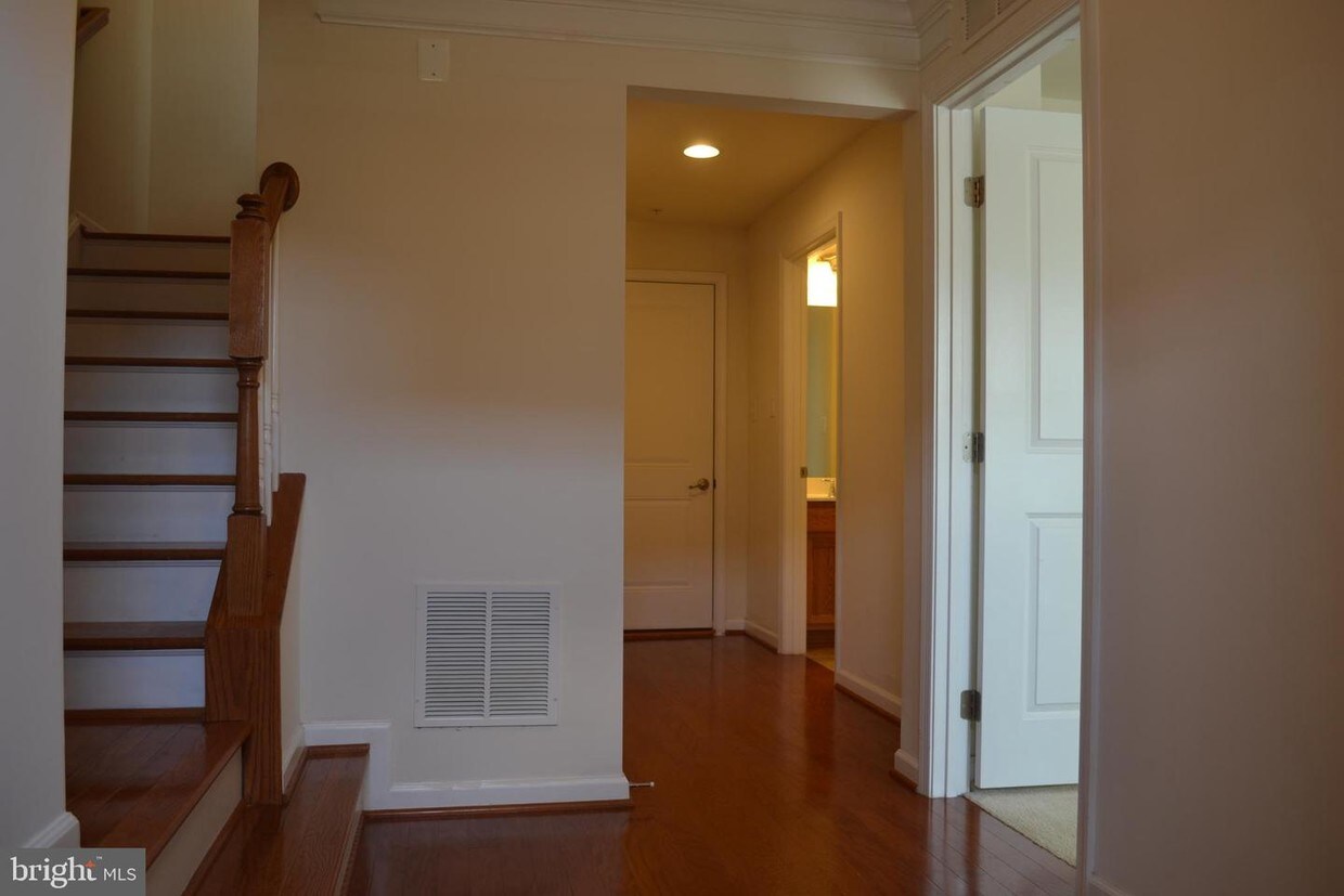 Foto principal - 13401 Waterford Hills Boulevard