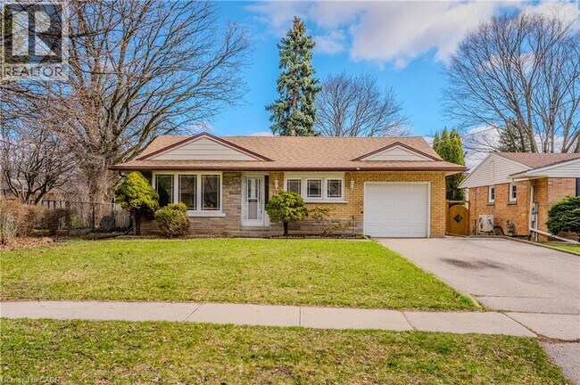 Photo du bâtiment - 110 Melrose Ave