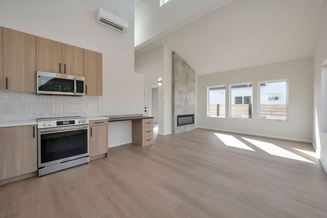 Building Photo - Modern New Construction Home in Pacific – ...