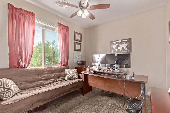 Foto del edificio - 729 W Silver Reef Dr