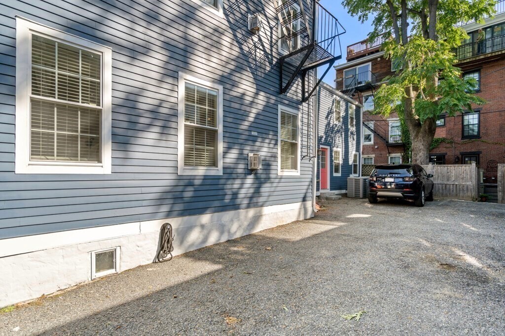 Primary Photo - 59 Chestnut St