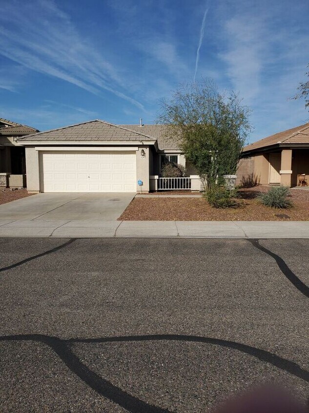 3 bedroom &2 bathroom House in Avondale! House for Rent in Avondale