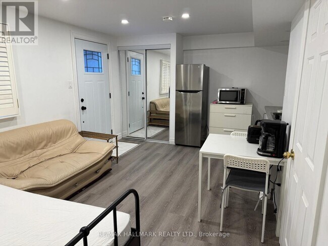 Photo du bâtiment - 76 Topham Crescent