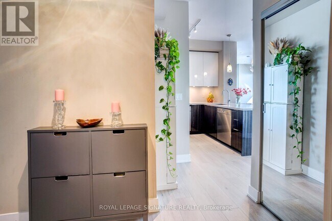 Building Photo - 30 Shore Breeze Dr