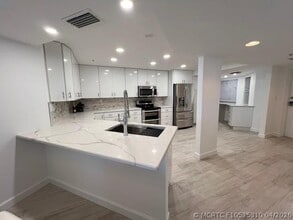 Building Photo - 3880 N Hwy A1A