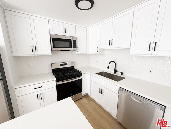 Foto del edificio - 5440 Carlton Way
