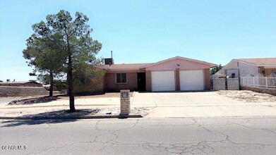 Building Photo - 11516 Jim Ferriell Dr