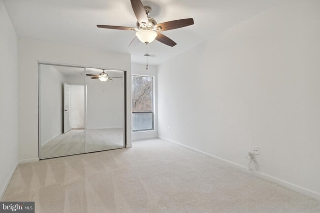 Building Photo - 5772 Rexford Ct