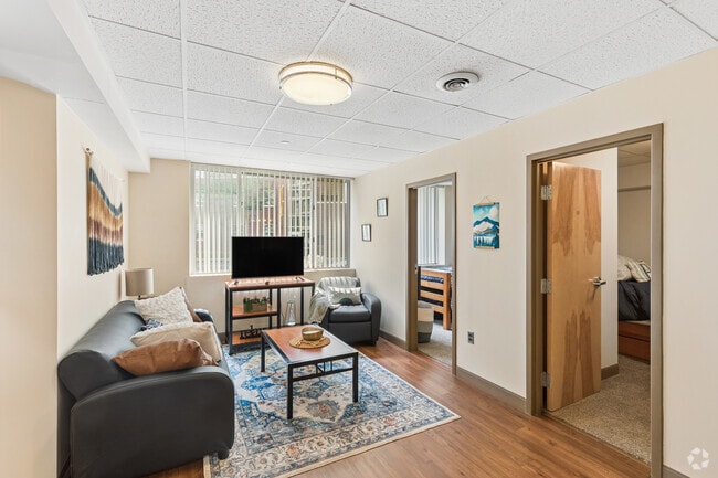 3BR, 1BA - 661SF - Living Room - Pierpont Place