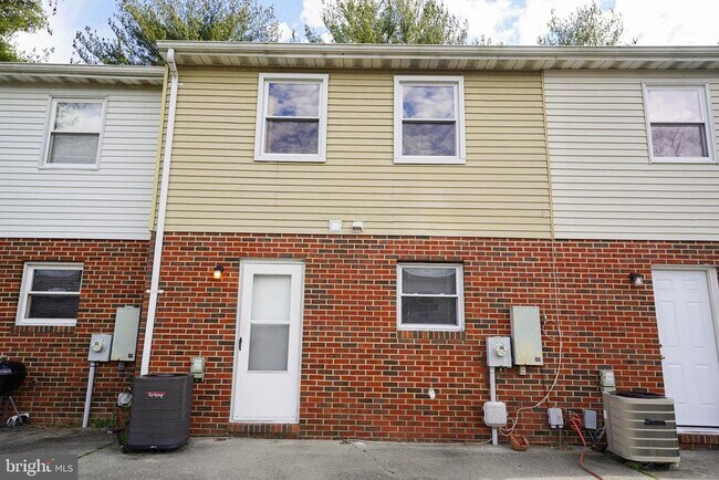 Foto del edificio - 738 Hemlock St