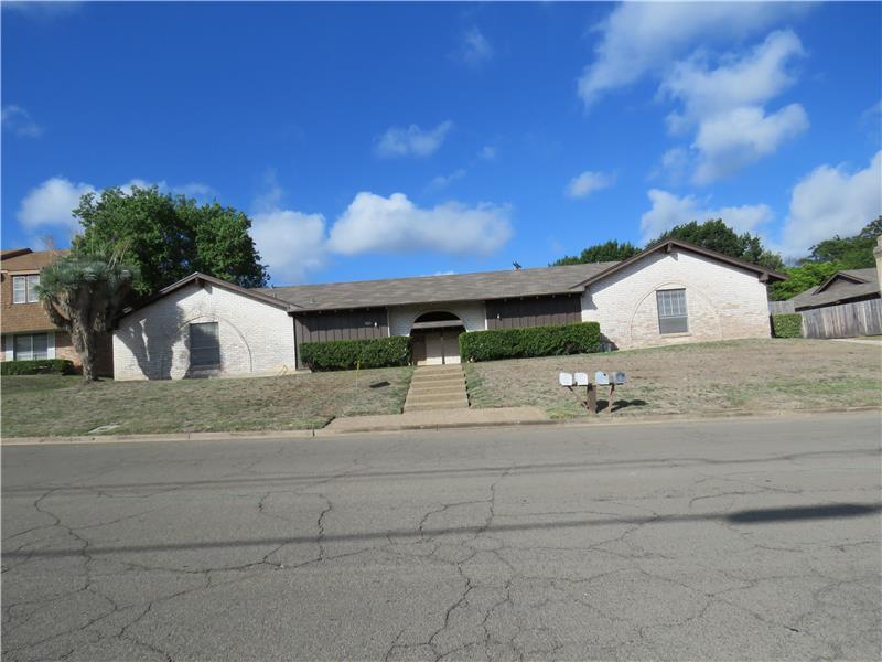 Foto principal - 1104 Woodland W Dr