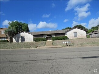 Building Photo - 1104 Woodland W Dr
