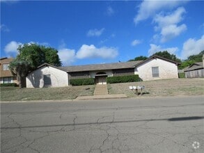 Building Photo - 1104 Woodland W Dr