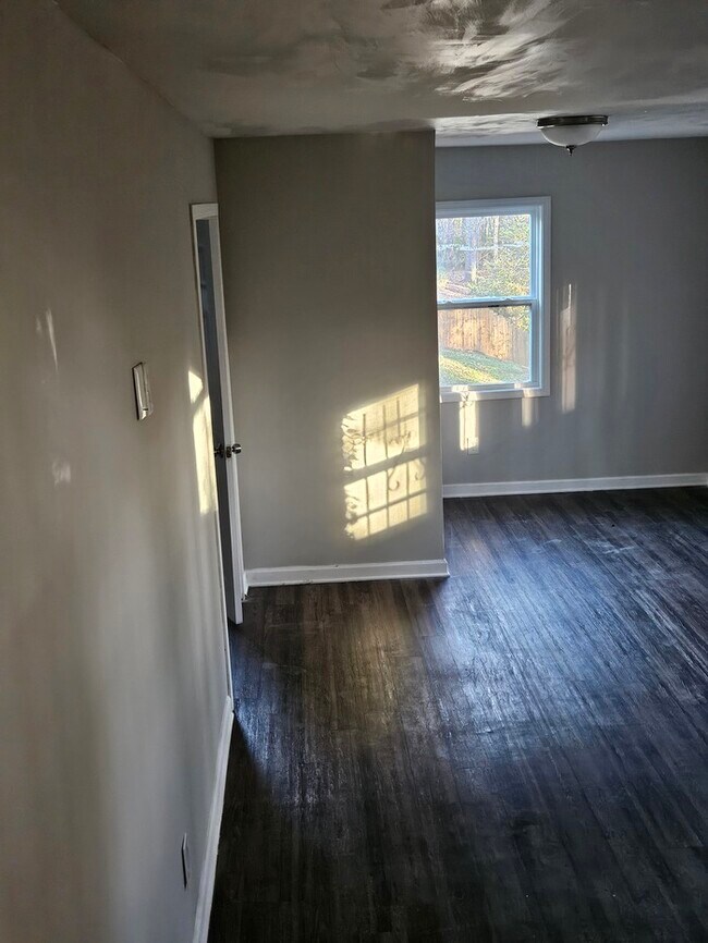 Foto del edificio - 2325 Tarian Dr