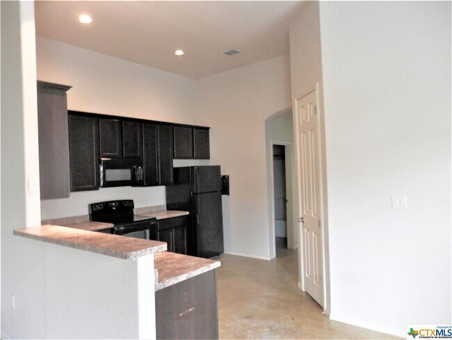 Building Photo - 327 Oelkers Dr
