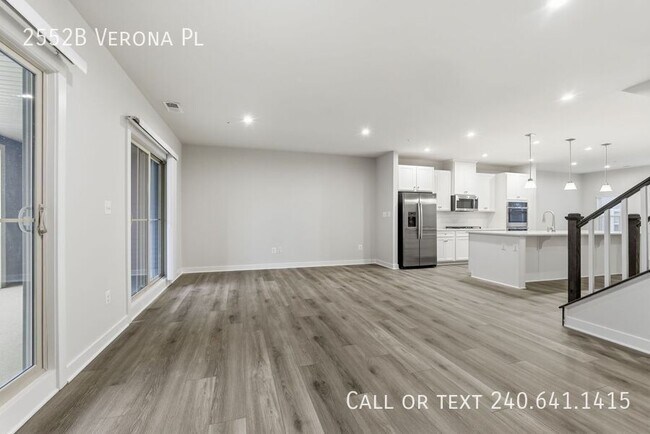 Building Photo - 2552B Verona Pl-
