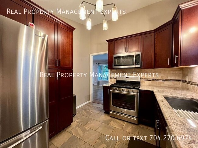 Building Photo - 21212 Rio Oro Dr