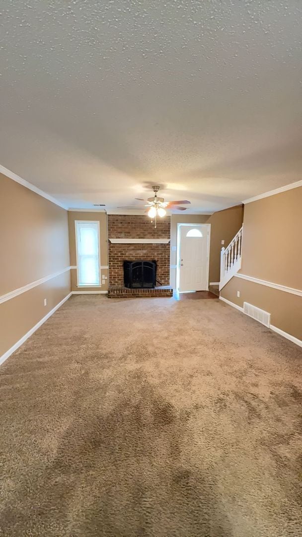 Building Photo - Comfy 3 bedroom 2 bath home