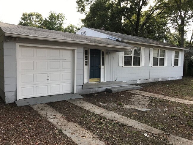 Building Photo - 221 Betty Rd Pensacola, FL 32507 January M...