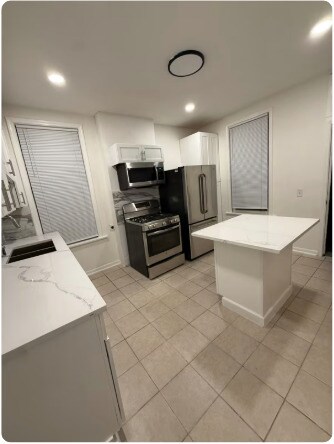 Foto del edificio - 1649 W Garfield Blvd