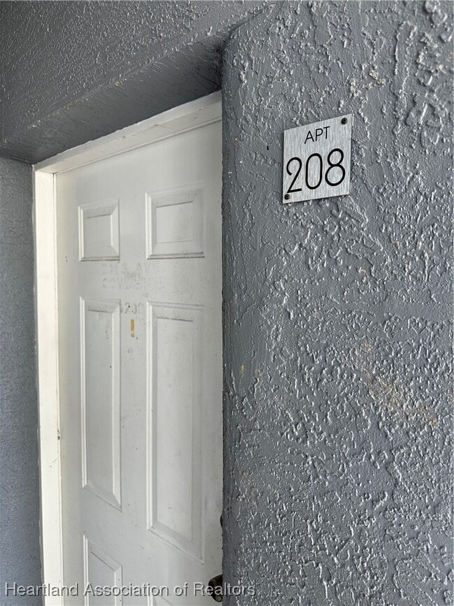 Building Photo - 241 S Commerce Ave