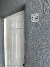 Building Photo - 241 S Commerce Ave