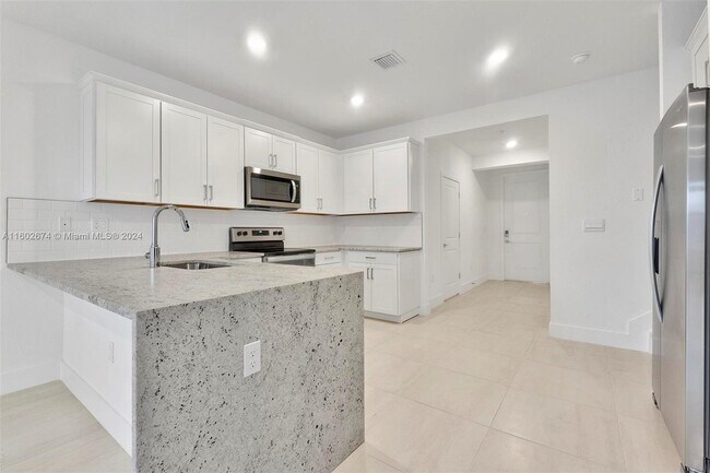 Foto del edificio - 17125 SW 1st St