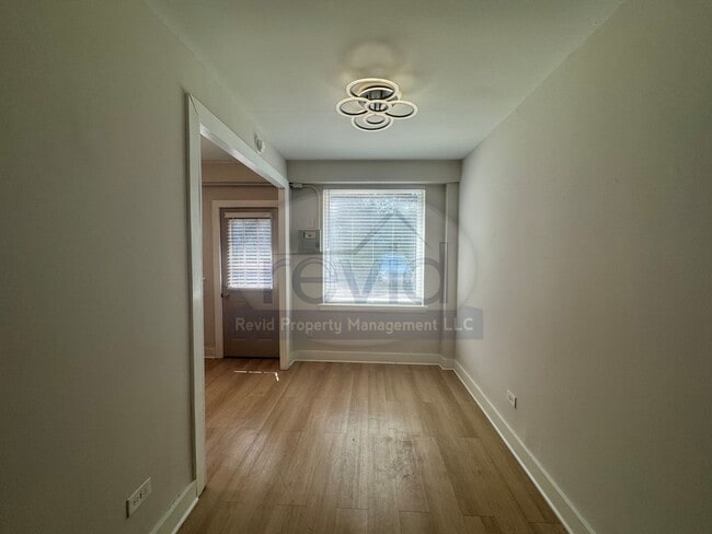 Building Photo - Beautiful 2 Bedroom Midtown Apartment!!