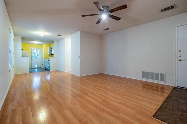 Foto del edificio - 8603 Davis Oaks Trail
