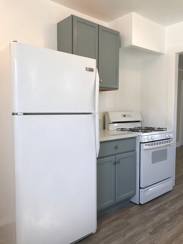 Primary Photo - 1134 N Kingsley Dr