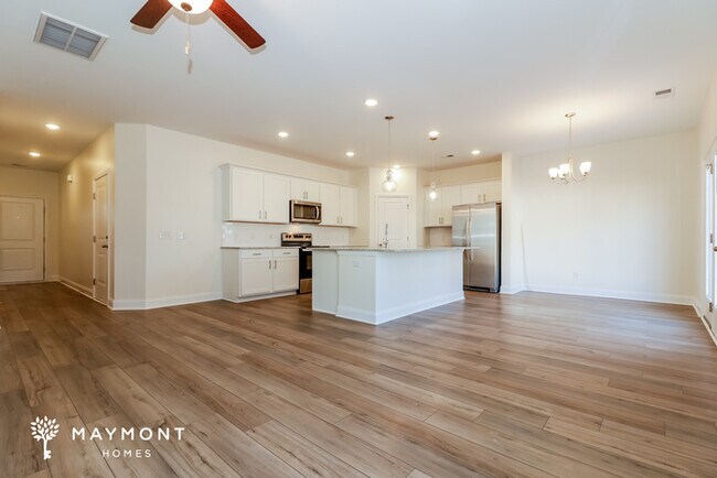 Building Photo - Modern 4 Bedroom