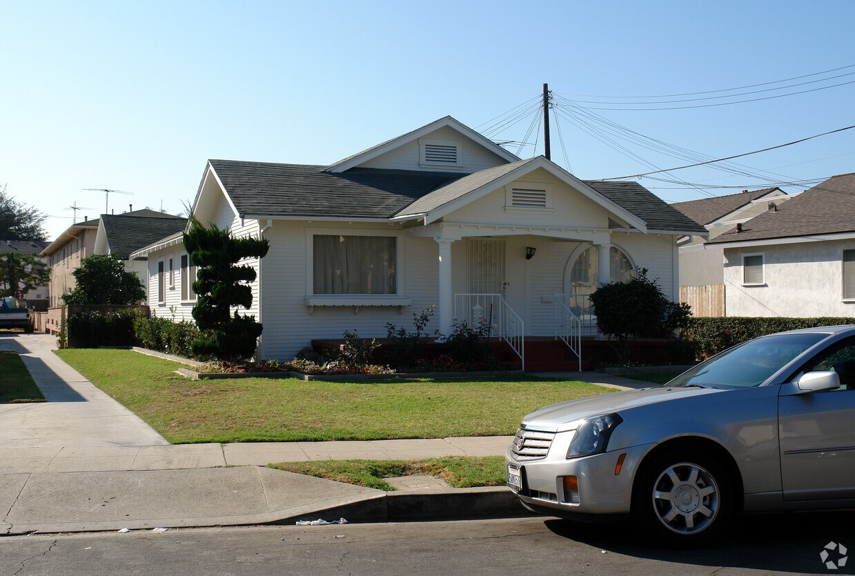 Foto principal - 218 W Olive St