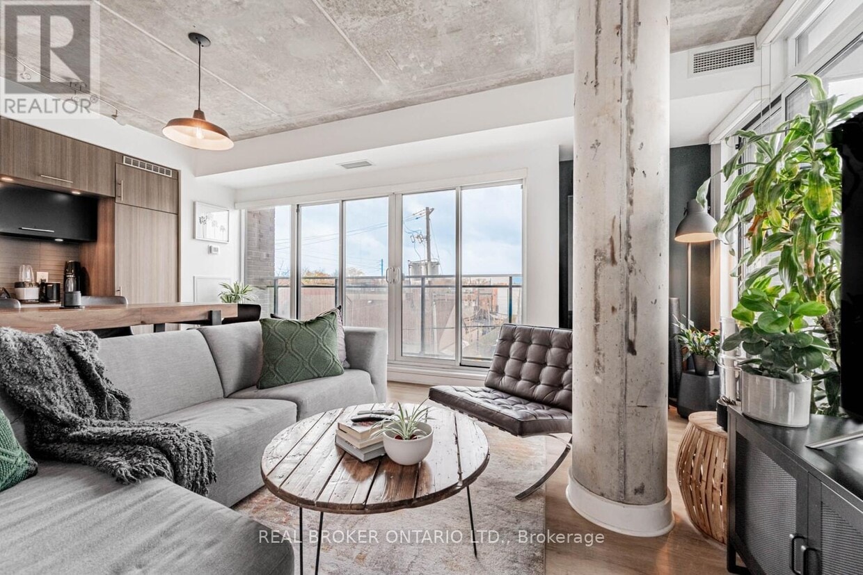 Primary Photo - 205 Manning Ave